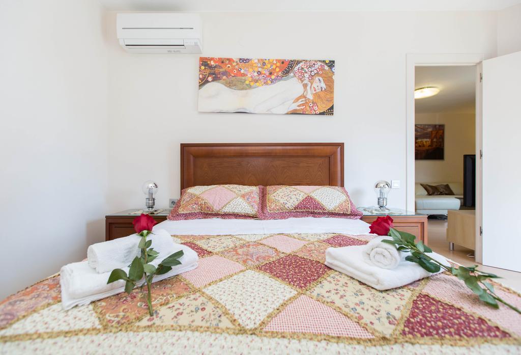 Stay Barcelona Central Apartments Екстер'єр фото